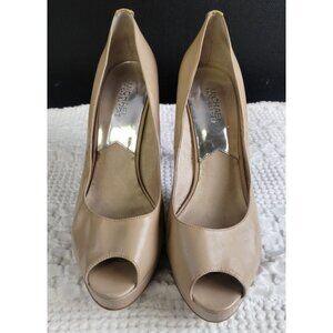 Michael Kors Women's Tan Shoes/Heels/4.5" Heel Size 10 SKU 2702